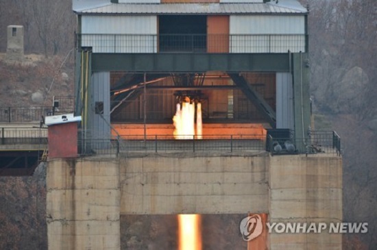 CHDCND Triều Tiên thử nghiệm loại động cơ tên lửa mới - Ảnh 1