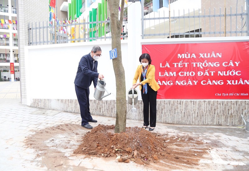 Phó Bí thư Thường trực Thành ủy Nguyễn Thị Tuyến dự lễ phát động Tết trồng cây tại quận Ba Đình - Ảnh 2