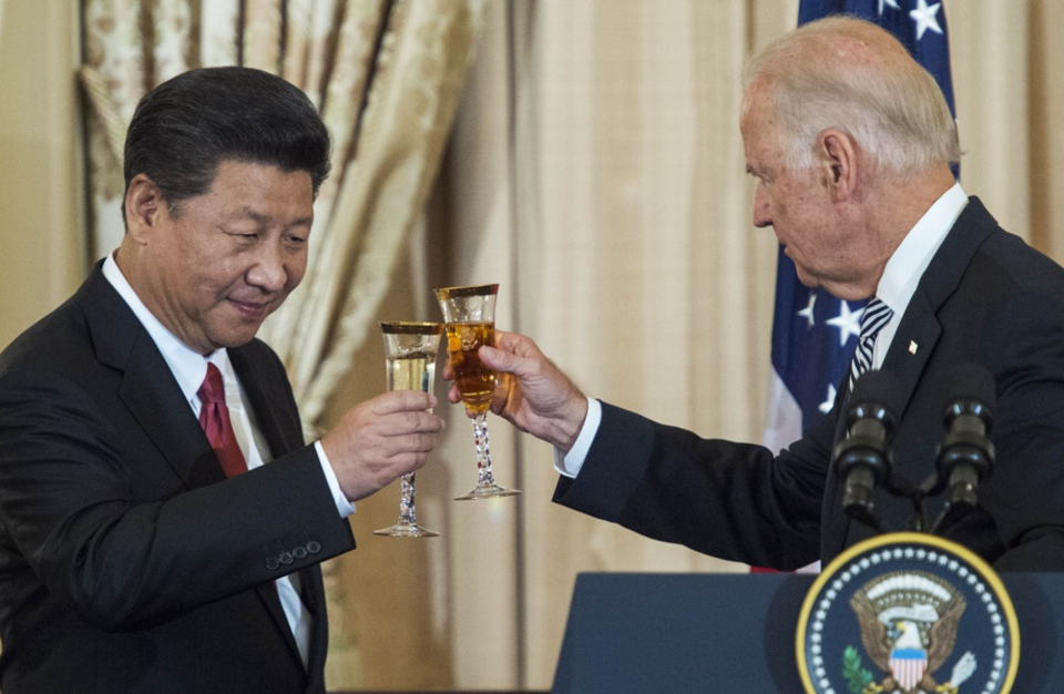 Trung Quốc chúc mừng ông Joe Biden và bà Kamala Harris - Ảnh 1