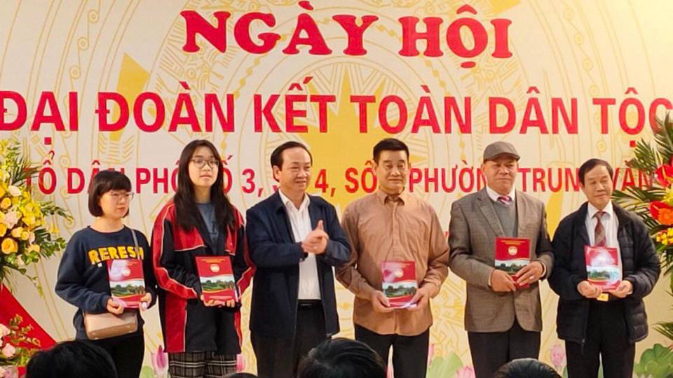 Phó Chủ tịch UBND TP Nguyễn Thế Hùng dự Ngày hội Đại đoàn kết tại quận Nam Từ Liêm - Ảnh 1