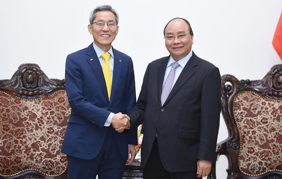 Thủ tướng Chính phủ tiếp Chủ tịch Tập đoàn KB Kookmin - Ảnh 1