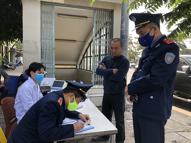 Hà Nội: Kiểm tra ma túy và nồng độ cồn 21 lái xe tại đường Lý Sơn - Ảnh 3