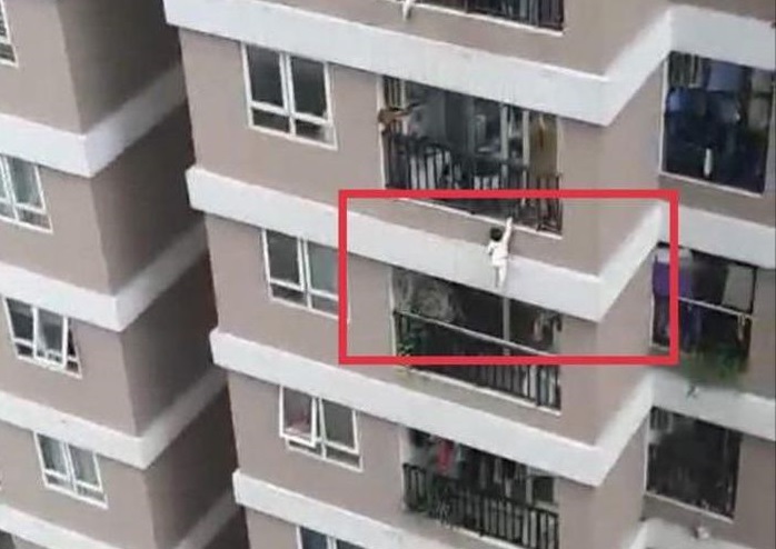 Anh Nguyễn Ngọc Mạnh cứu bé gái rơi từ tầng 13 chung cư:  “Ai cũng sẽ hành động như tôi” - Ảnh 2