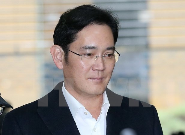 Phó chủ tịch bị bắt, Samsung tạm đình chỉ mọi hoạt động đầu tư mới - Ảnh 1