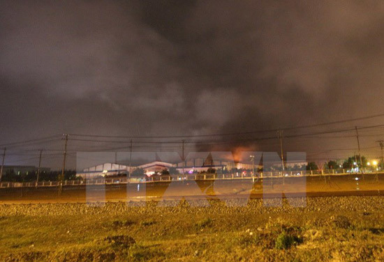 Vụ cháy tại Nhà máy xe Bus Trường Hải thiêu rụi 250 tỷ đồng - Ảnh 1