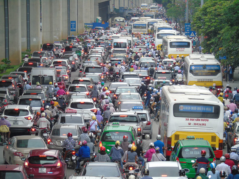 Hà Nội: Ô tô con chiếm tới 42,18% diện tích giao thông - Ảnh 2