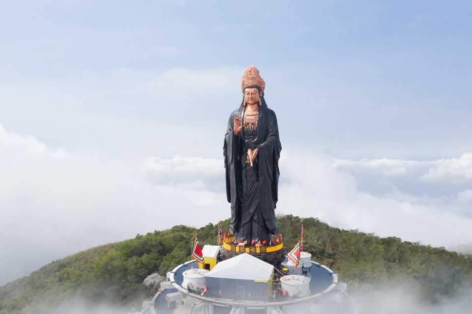 Khám đập phá "mật mã văn hóa" hâu phương tượng Phật Bà bằng đồng đúc đạt kỷ lục châu Á - Hình ảnh 3