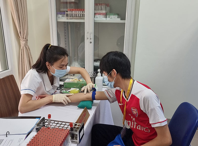 Hình ảnh 6 tình nguyện viên tiêm thử nghiệm vaccine Covivac phòng Covid-19 của Việt Nam - Ảnh 5