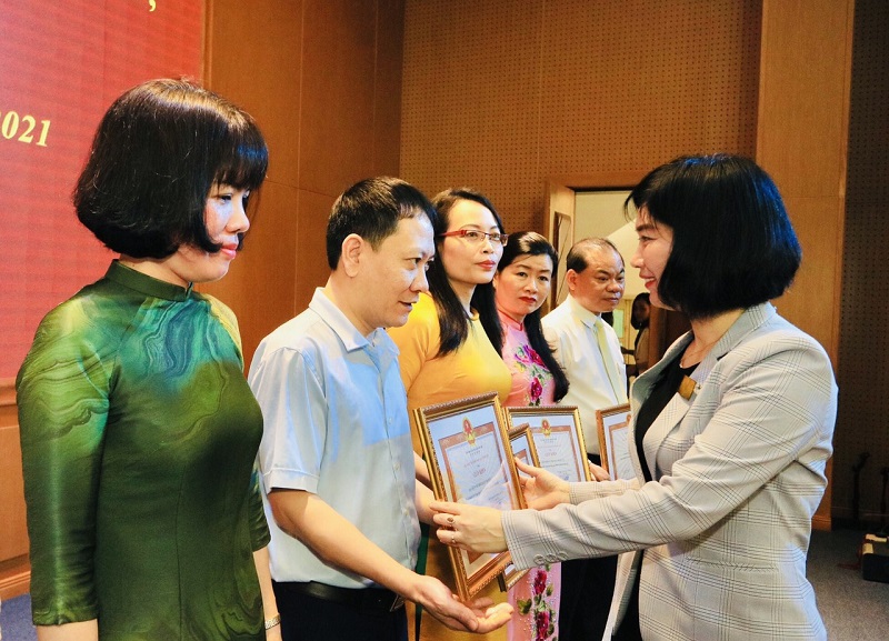 Phó Chủ tịch HĐND TP Phùng Thị Hồng Hà: Nâng chất lượng hoạt động của HĐND quận Thanh Xuân - Ảnh 3