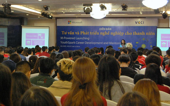 Microsoft tiếp tục củng cố cam kết hỗ trợ thanh niên Việt Nam - Ảnh 1