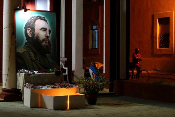 Cuba: Người dân đứng chật quảng trường tưởng niệm Lãnh tụ Fidel - Ảnh 4