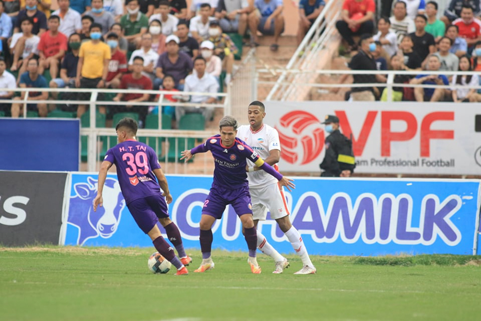 [Ảnh] Viettel vỡ oà cảm xúc trong ngày hạ bệ Hà Nội FC để vô địch V-League 2020 - Ảnh 2