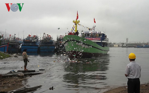 Hạ thủy thêm tàu vỏ thép đóng từ vốn vay theo Nghị định 67 tại Đà Nẵng - Ảnh 1