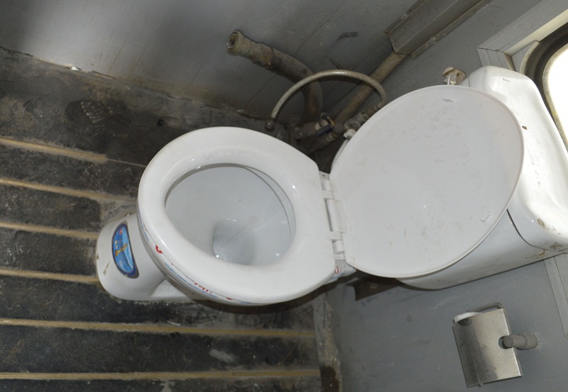 “Chấn động” nhà vệ sinh 168 tỷ trên tàu nguy cơ “vứt sọt rác” - Ảnh 2