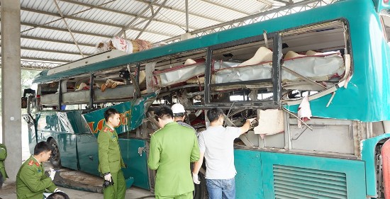 Điều tra làm rõ nguyên nhân vụ nổ xe khách ở Bắc Ninh - Ảnh 1