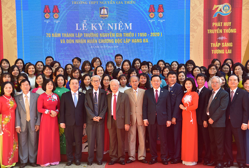 Tổng Bí thư, Chủ tịch nước Nguyễn Phú Trọng dự lễ kỷ niệm 70 năm thành lập trường THPT Nguyễn Gia Thiều - Ảnh 3