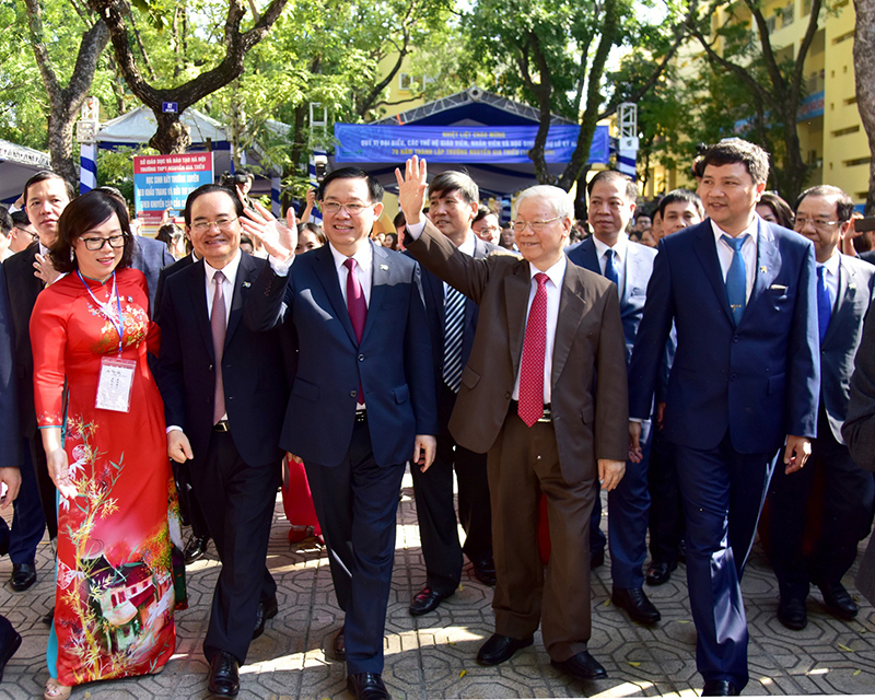 Tổng Bí thư, Chủ tịch nước Nguyễn Phú Trọng dự lễ kỷ niệm 70 năm thành lập trường THPT Nguyễn Gia Thiều - Ảnh 2