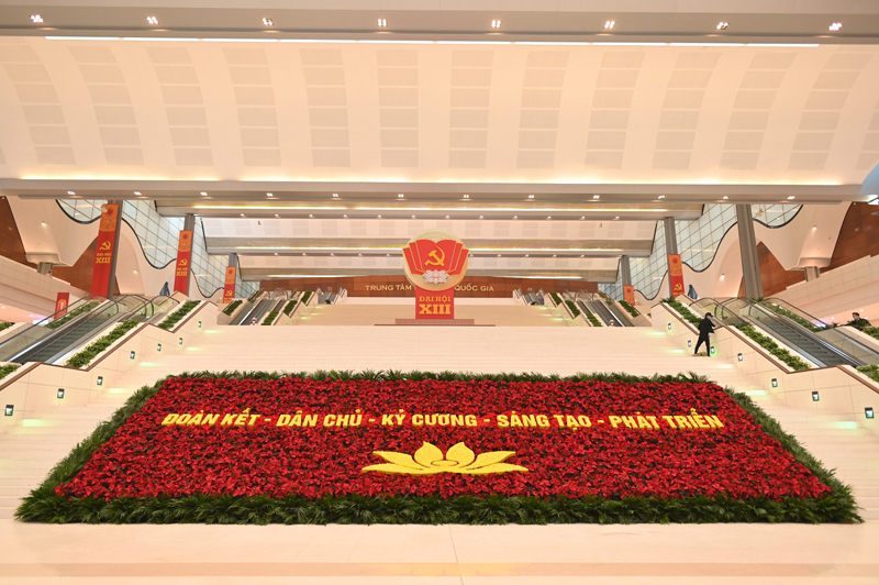 Hà Nội rực rỡ cờ hoa chào mừng Đại hội XIII của Đảng - Ảnh 15