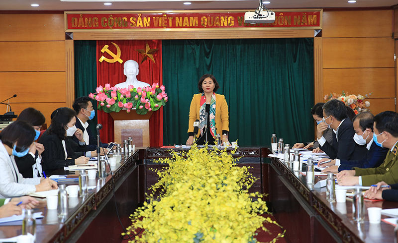 Phó Bí thư Thường trực Thành ủy Nguyễn Thị Tuyến: Cả hệ thống chính trị, người dân phải cùng vào cuộc phòng chống Covid-19 - Ảnh 1
