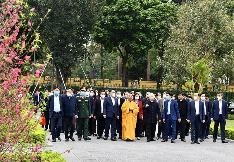 Tổng Bí thư, Chủ tịch nước Nguyễn Phú Trọng dâng hương và trồng cây đầu Xuân Tân Sửu tại Hoàng Thành Thăng Long - Ảnh 4