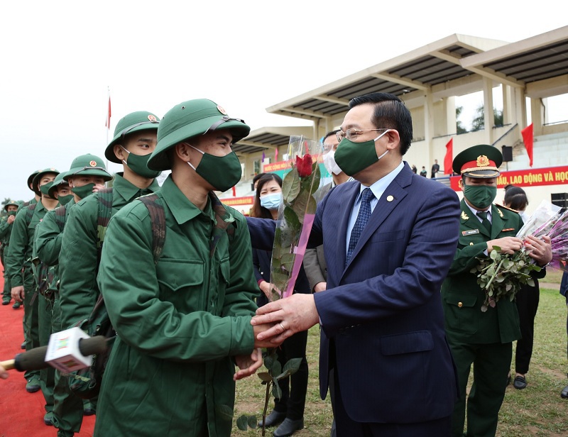 Bí thư Thành ủy Vương Đình Huệ động viên tân binh huyện Đông Anh lên đường nhập ngũ - Ảnh 3