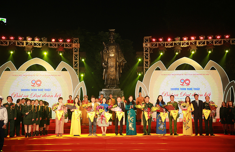 Mặt trận Tổ quốc thành phố Hà Nội tổ chức chương trình nghệ thuật “Bài ca đại đoàn kết” - Ảnh 1