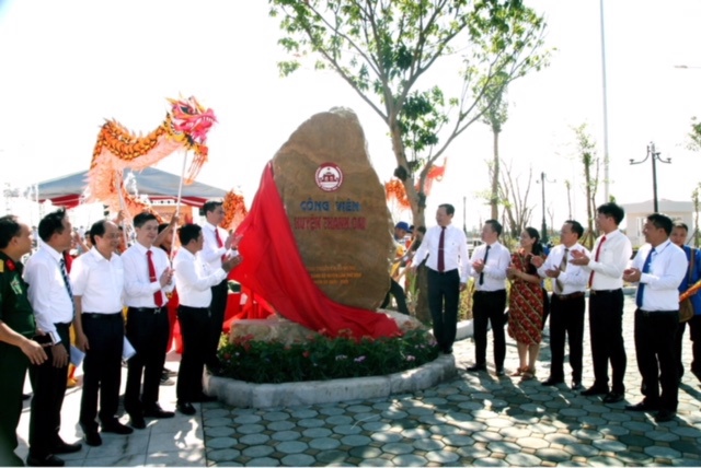 Thanh Oai gắn biển công trình chào mừng Đại hội Đảng bộ huyện lần thứ XXIII - Ảnh 1