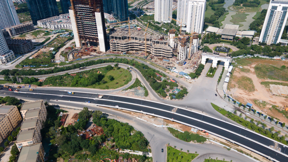 Cận cảnh đường Vành đai 3 trên cao nối cầu Thăng Long - Mai Dịch đã hoàn thành 90% - Ảnh 13