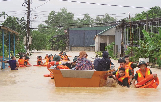 Miền Trung gồng mình ứng phó với mưa lũ - Ảnh 1