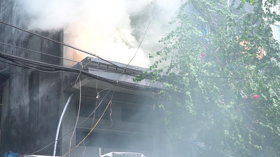 Hà Nội: Cháy giả định ngôi nhà 4 tầng đang xây, nhiều người mắc kẹt được cứu thoát - Ảnh 4