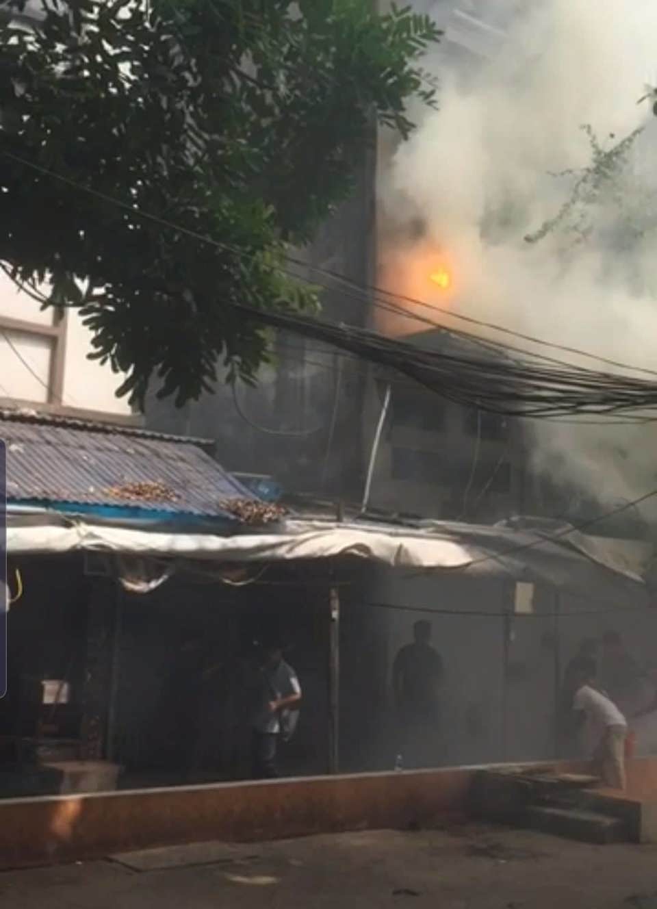 Hà Nội: Cháy giả định ngôi nhà 4 tầng đang xây, nhiều người mắc kẹt được cứu thoát - Ảnh 6