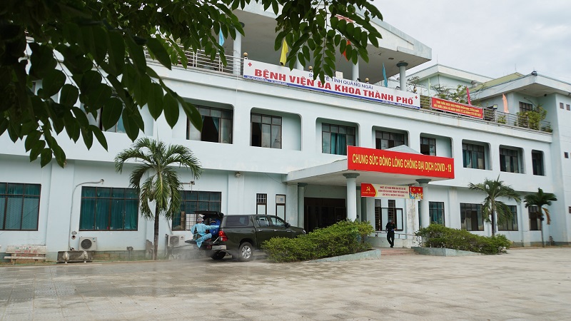 Dỡ bỏ cách ly bệnh viện đa khoa TP Quảng Ngãi - Ảnh 2