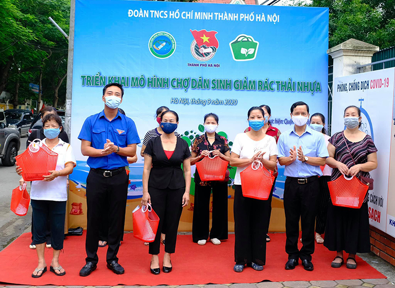 Đoàn thanh niên Hà Nội triển khai mô hình chợ dân sinh giảm rác thải nhựa - Ảnh 1