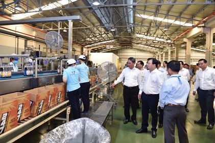 Phó Thủ tướng Trịnh Đình Dũng thăm Nhà máy Nước khoáng Vĩnh Hảo - Ảnh 1