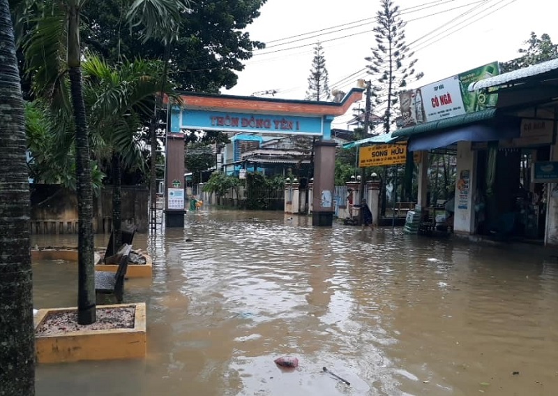 Lũ lên nhanh, Quảng Ngãi cảnh báo sạt lở và ngập lụt nhiều nơi - Ảnh 2