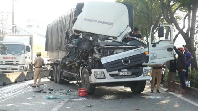 Tin tức tai nạn giao thông mới nhất hôm nay 25/8: Nữ cán bộ ngân hàng tử vong dưới gầm xe tải - Ảnh 3