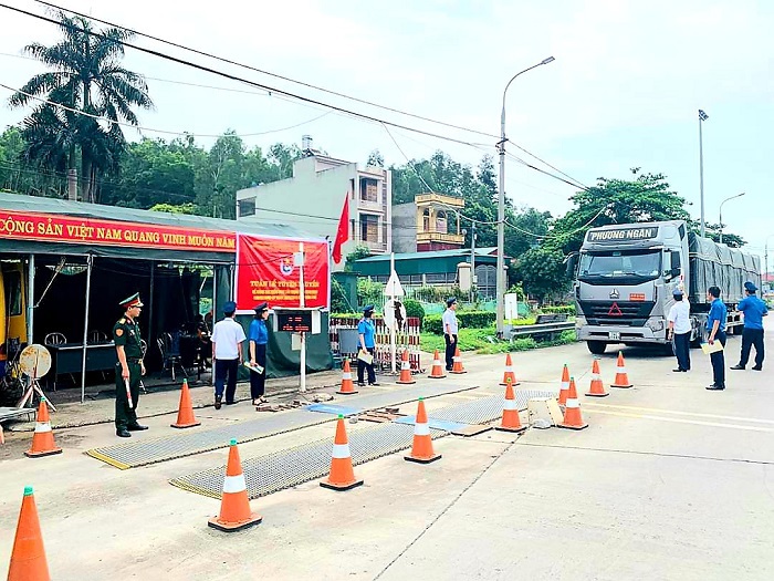 Thanh tra giao thông Quảng Ninh xử phạt hơn 1.000 trường hợp trong 6 tháng đầu năm - Ảnh 2