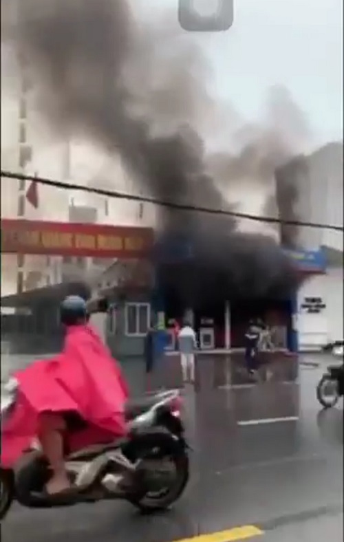 Hải Phòng: Cháy lớn tại cây xăng dầu trên đường Lạch Tray - Ảnh 1