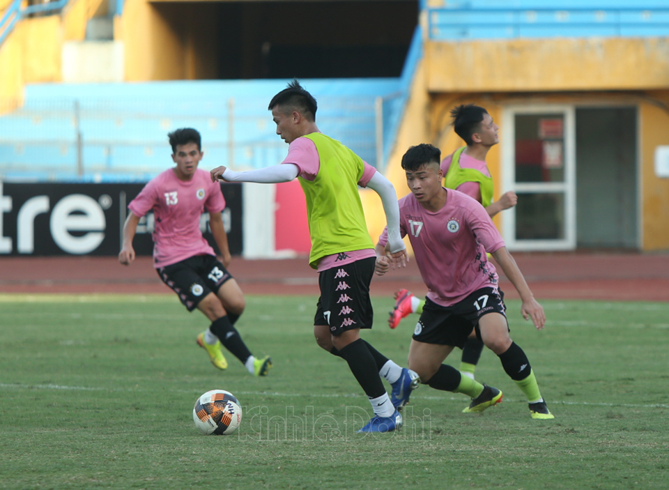 [Ảnh] Hà Nội FC lập "bệnh viện dã chiến" ngay tại Hàng Đẫy - Ảnh 14