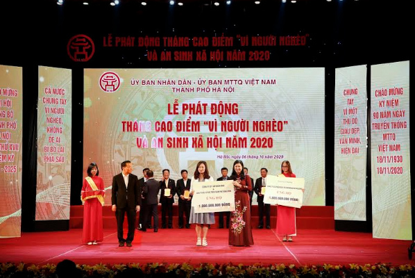 Tập đoàn BRG và Công ty Liên doanh Thành phố Thông minh Bắc Hà Nội đóng góp 1 tỷ đồng hưởng ứng cuộc vận động vì người nghèo - Ảnh 1