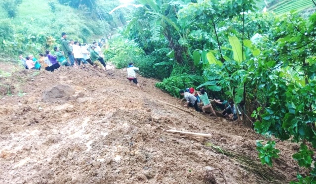 Huyện Phong Thổ (Lai Châu): Dốc toàn lực tìm kiếm 1 trường hợp bị mất tích do mưa lũ - Ảnh 1