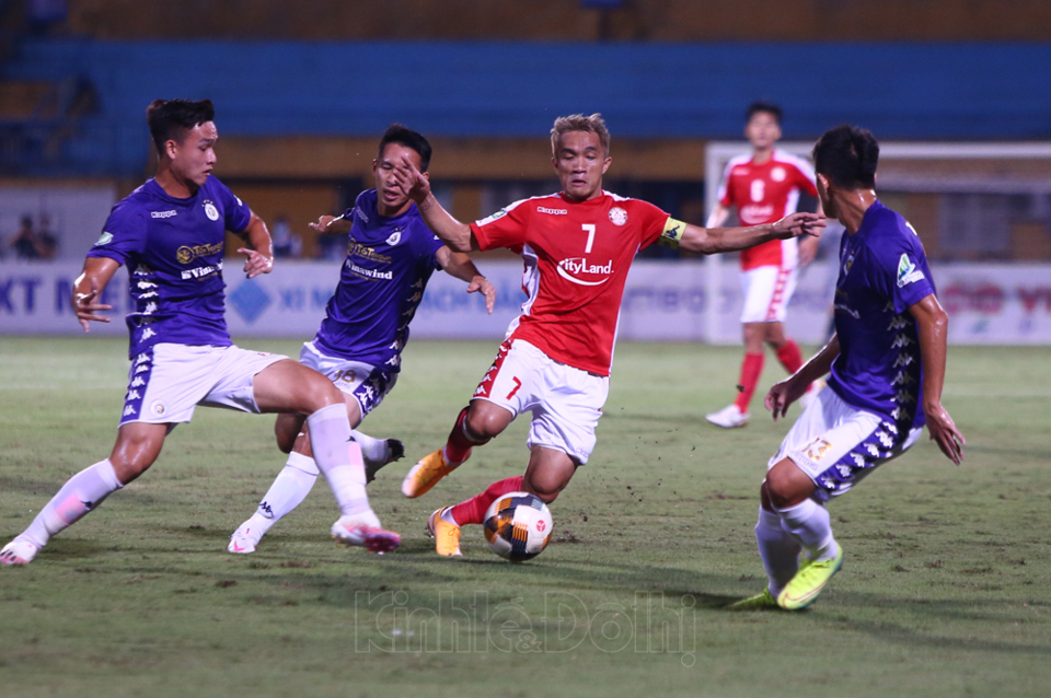 [Ảnh] 2 tân binh triệu đô mờ nhạt, TP Hồ Chí Minh thua 1-5 trước Hà Nội FC - Ảnh 10
