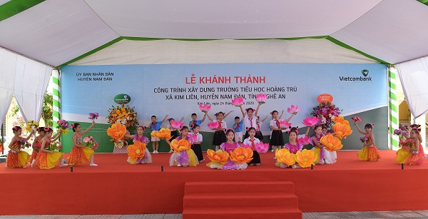 Vietcombank xây dựng trường cho học sinh trên quê hương Chủ tịch Hồ Chí Minh - Ảnh 1
