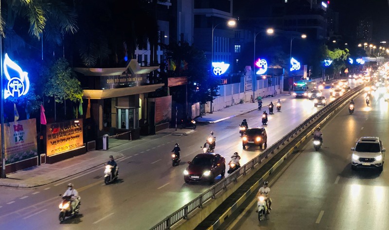 Khánh thành công trình đèn trang trí chiếu sáng trục đường Nguyễn Trãi - Trần Phú - Ảnh 3