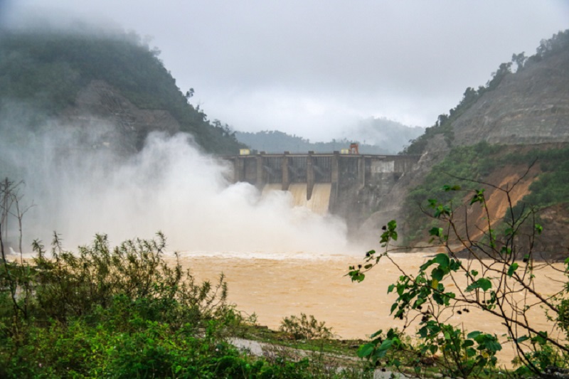 Hà Tĩnh: Nước lũ lên mức báo động, nhiều địa phương bị cô lập - Ảnh 2