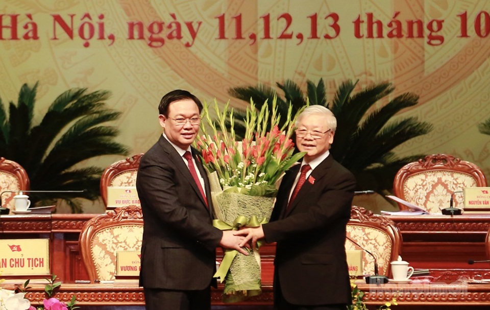 Đồng chí Vương Đình Huệ tiếp tục được bầu giữ chức Bí thư Thành ủy Hà Nội với số phiếu tuyệt đối - Ảnh 1