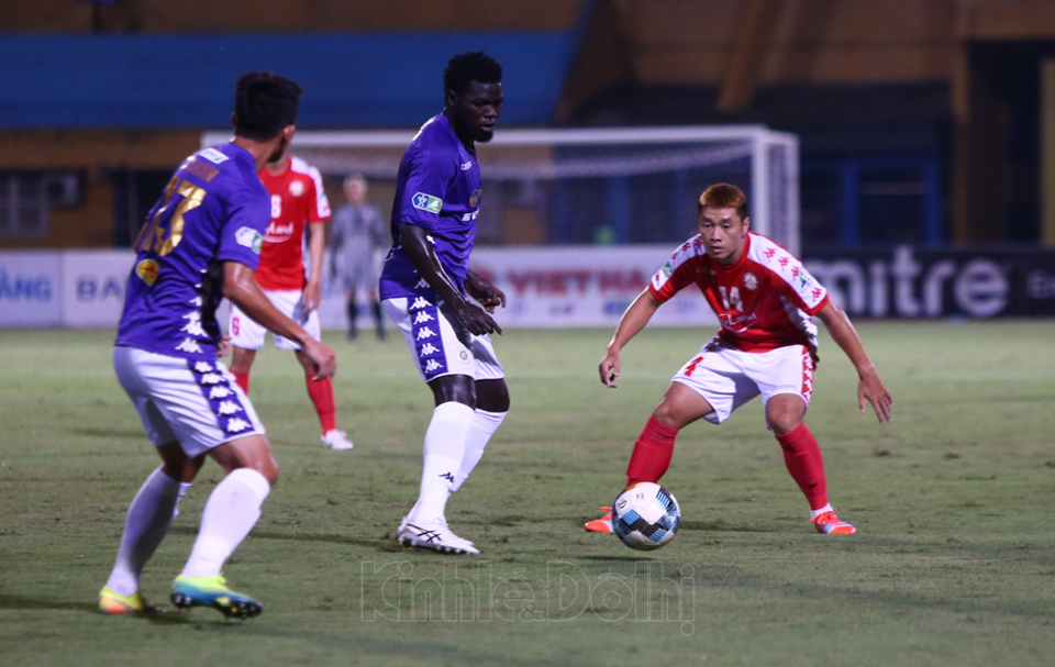 [Ảnh] 2 tân binh triệu đô mờ nhạt, TP Hồ Chí Minh thua 1-5 trước Hà Nội FC - Ảnh 1