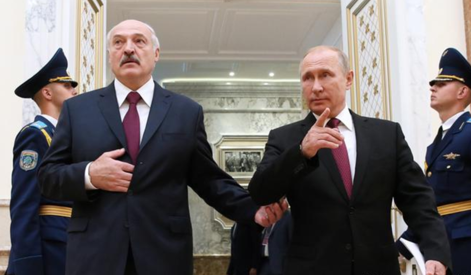 Ông Lukashenko nhận cuộc gọi từ Tổng thống Putin giữa biểu tình ở Belarus - Ảnh 1