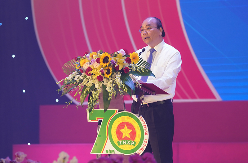 Thủ tướng Nguyễn Xuân Phúc: Giải quyết dứt điểm chế độ chính sách để nâng cao mức sống của cựu thanh niên xung phong - Ảnh 1