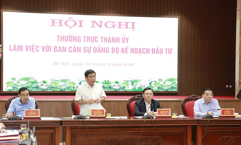 Thường trực Thành ủy Hà Nội làm việc với Ban Cán sự Đảng Bộ KH&ĐT: Thúc đẩy phối hợp trong quy hoạch, phát triển kinh tế - xã hội - Ảnh 3